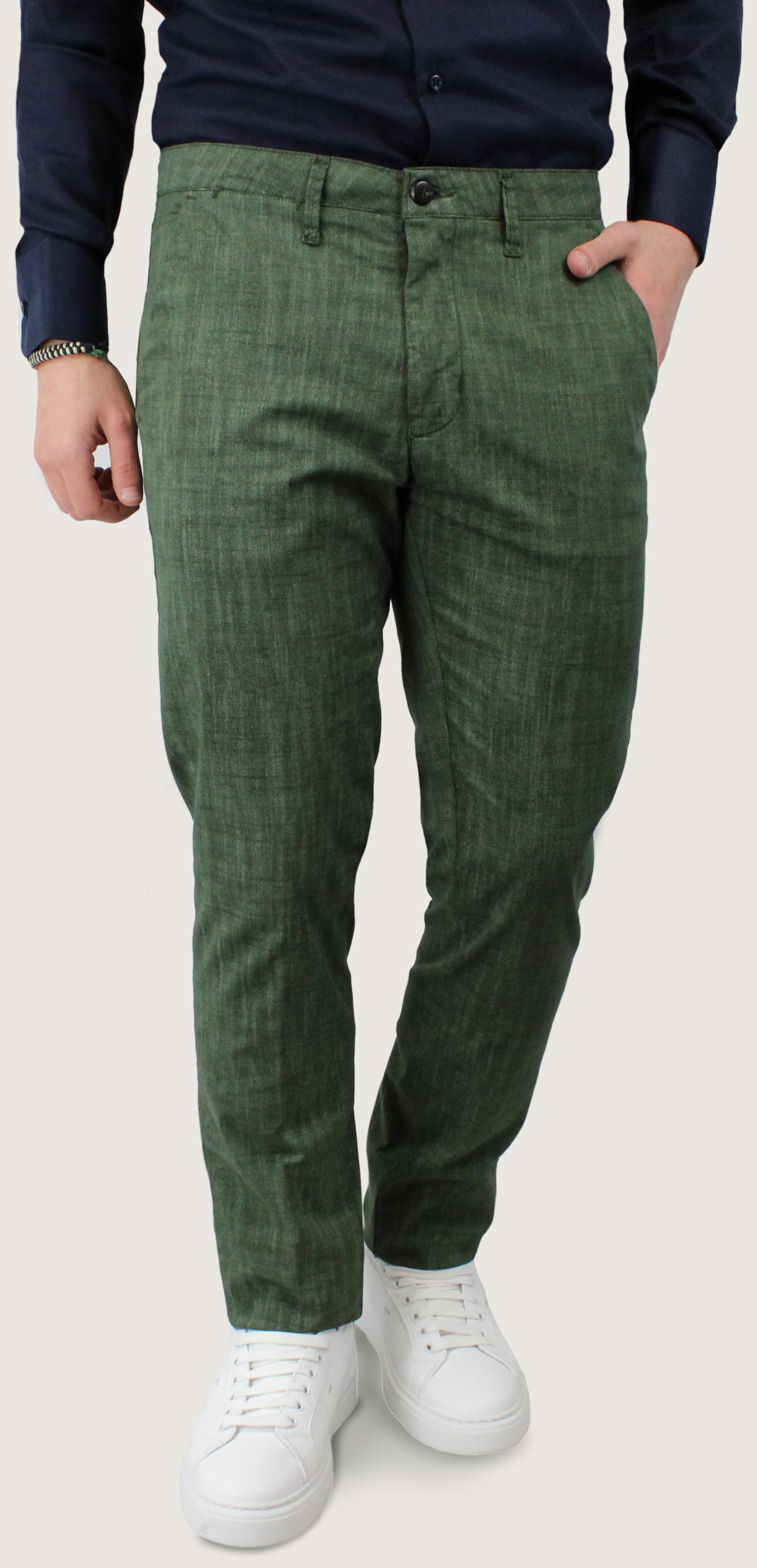 Chinos Solaro